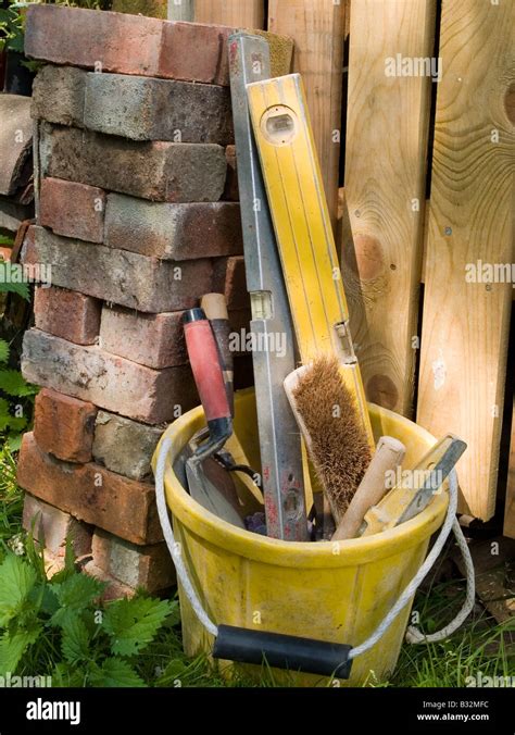 bricklayers tools builders tools Stock Photo - Alamy