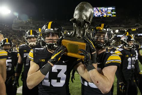 The Tale of Floyd of Rosedale - The Daily Iowan