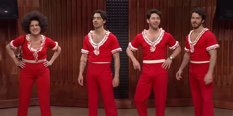 'SNL': Molly Shannon Returns as Sally O'Malley With the Jonas Brothers