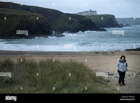 Tourist at Gunwalloe Cornwall where Poldark was filmed Stock Photo - Alamy