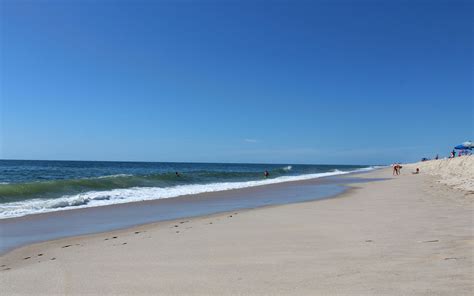 Cooper's Beach (Southampton) / New York / USA // World Beach Guide