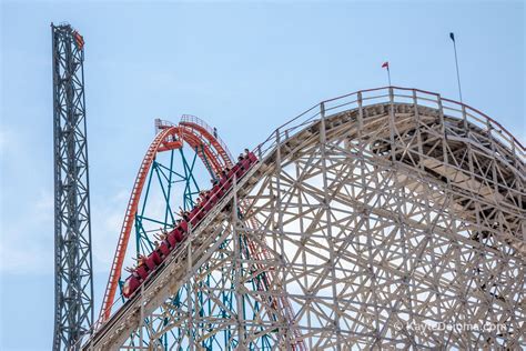 Six Flags Magic Mountain Tips & Tricks for Visiting