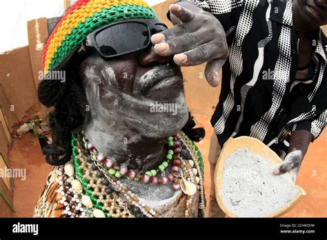 Nuba tribe hi-res stock photography and images - Alamy