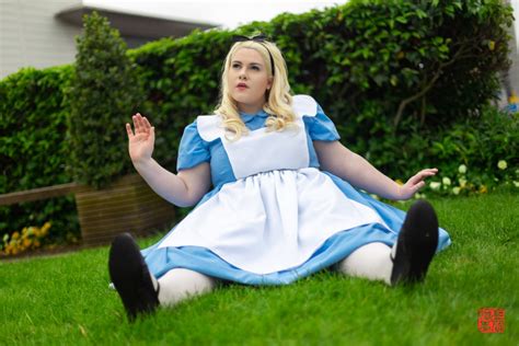 Alice Kingsleigh / Alice in Wonderland by Victoria Bowes - Food and Cosplay