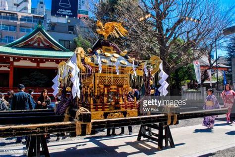 2,593 Mikoshi Shrine Stock Photos, High-Res Pictures, and Images - Getty Images