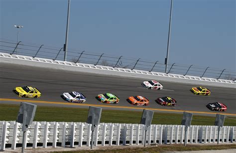 Daytona 500 Qualifying 284 – RacingJunk News