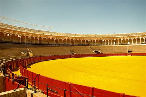 Plaza de Toros de Sevilla - Nomads Travel Guide