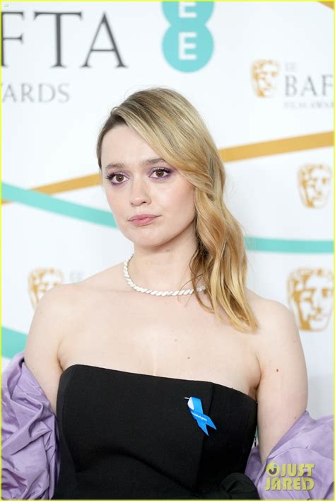 'Sex Education' Star Emma Mackey Wins Rising Star Award at BAFTAs 2023: Photo 4896754 | Photos ...