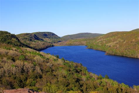 Full view of Lake of the clouds at Porcupine Mountains State Park, Michigan image - Free stock ...