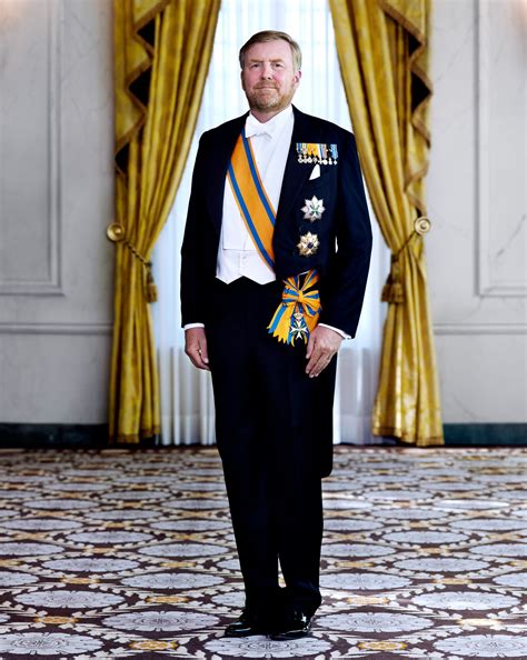 New official portraits of King Willem-Alexander and Queen Maxima — UFO No More