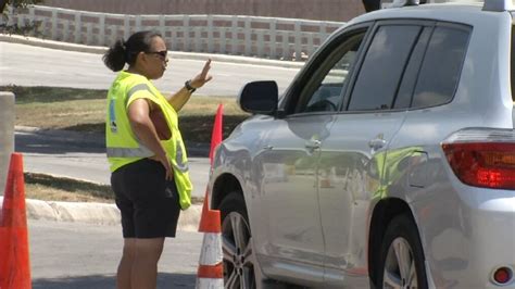 San Antonio Airport parking construction continues to cause headaches