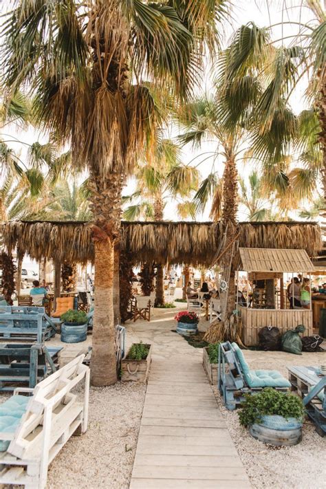 Local's Guide to Coral Bay, Cyprus © thevivalavita.com | Beach bars ...