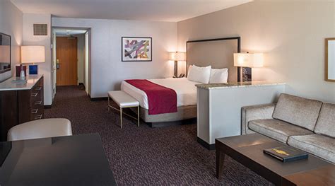 Hotel Rooms in West Las Vegas - Suncoast | Suncoast Hotel & Casino