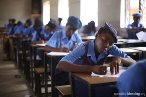 Nigerian girls return to school - Operation Blessing International