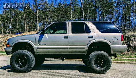 2004 Chevrolet S10 Blazer with 15x10 -39 Vision D Window and 33/12.5R15 Falken Wildpeak At and ...