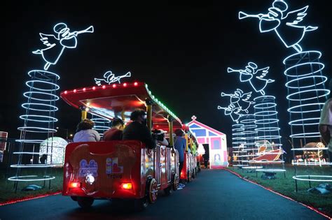 CHRISTMAS BY THE LAKE: The Biggest Lights Park in the Philippines (ALL YOU NEED TO KNOW!)