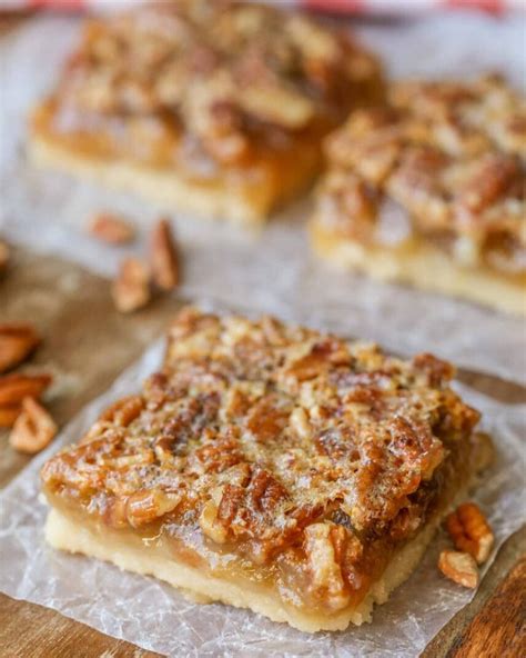 Easy Pecan Pie Bars {Perfect for the Holidays} | Lil' Luna