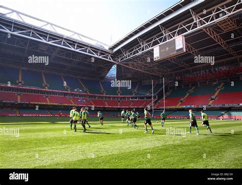 Welsh rugby squad training inside hi-res stock photography and images ...