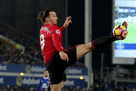 Man United concedes late penalty, draws 1-1 at Everton | Inquirer Sports