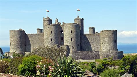 Harlech Castle, Wales (Illustration) - World History Encyclopedia