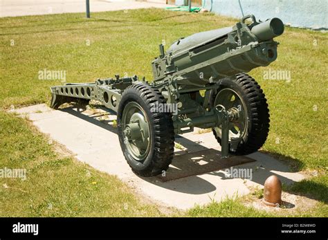 75 mm Pack Howitzer M8 on display Stock Photo - Alamy