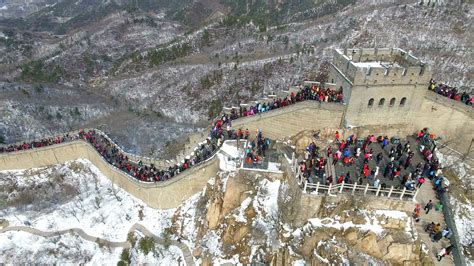 The Great Wall of China Blanketed in Snow - Videos from The Weather Channel