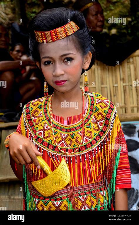 Toraja girl in traditional clothing, Rantepao, Toraja highlands, Tana Toraja, Sulawesi ...