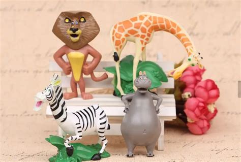 NEW Madagascar Movie Alex Gloria Marty Melman PVC Figure Toys Set of 4pcs-in Action & Toy ...