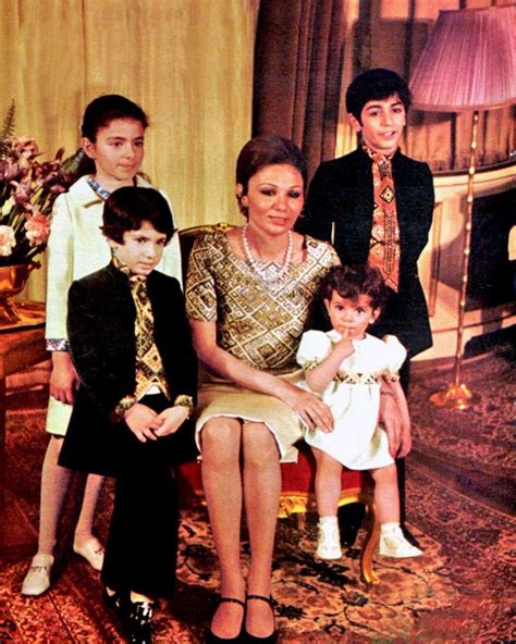 Farah Diba, Pahlavi Dynasty, The Shah Of Iran, Family World, Royal Queen, Monarchy, Namaste ...