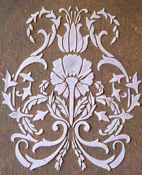 Les 10 idées les plus inspirantes sur le thème damask stencil