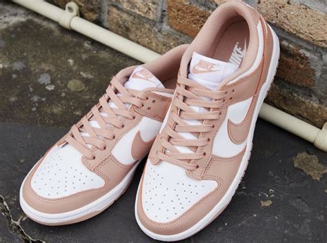 stattdessen Wachstum Artillerie nike dunk rose whisper on feet Traditionell Steuerung Süchtiger