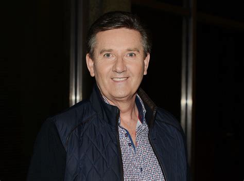 Daniel O’Donnell surprises family of devoted fan by singing at her funeral | Goss.ie