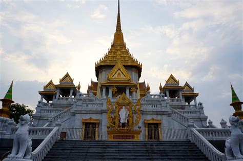 FotoFriday: Temples in Bangkok - Adventurous Pursuits