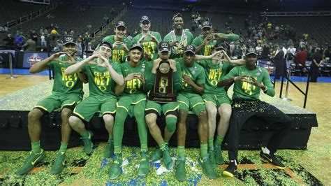 Oregon Or Gonzaga Could Bring Men's College Basketball Trophy Back To ...