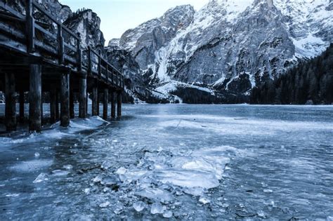 Top 10 Beautiful Frozen Lakes - Places To See In Your Lifetime