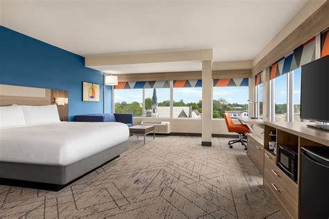 HOLIDAY INN EXPRESS & SUITES EVANSVILLE DOWNTOWN, AN IHG HOTEL $139 ($̶2̶2̶9̶) - Updated 2023 ...