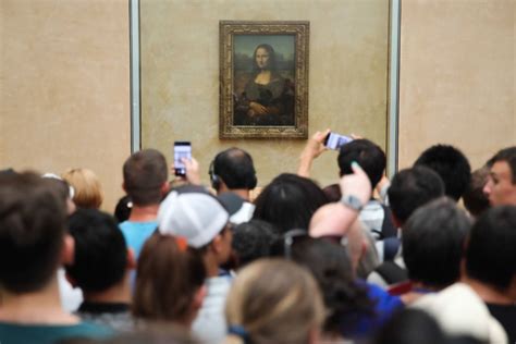 Louvre Museum Mona Lisa Room - seijishohei