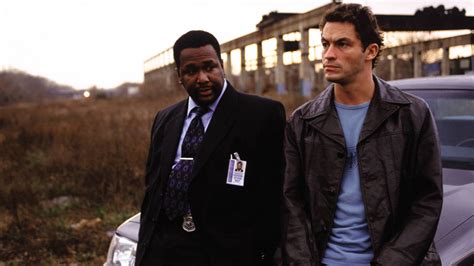 The 25 most memorable TV cops of all time | Yardbarker