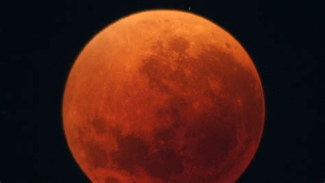 Wednesday's lunar eclipse will create a 'blood' moon