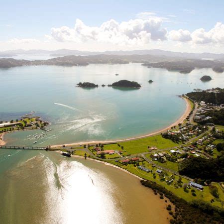 Waitangi Holiday Park - Bay of Islands Travel Guide - New Zealand