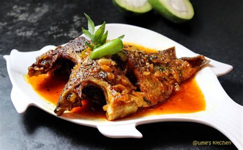 Ume's Kitchen: Tilapia fish curry with raw mango - A Bengali fish recipe