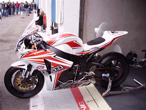 File:Honda racing motorcycle.jpg