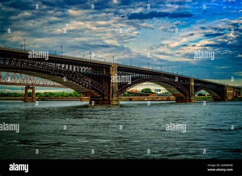 Eads Bridge from St. Louis side over Mississippi River Stock Photo - Alamy