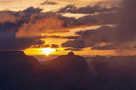 Sunrise and Sunset in the Grand Canyon | Shaka Guide