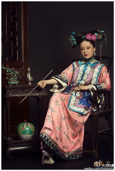 (25) Likes | Tumblr | Chinese traditional costume, Qing dynasty fashion ...