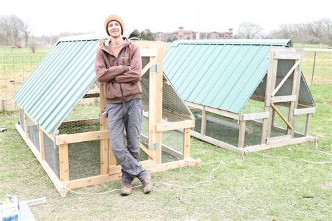 Chicken Tractor Plans for 25 Chickens - From Scratch Farmstead