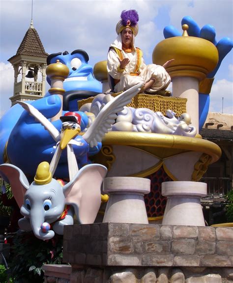 Aladdin | Aladdin, Dumbo and the genie in the Magic Kingdom … | Flickr