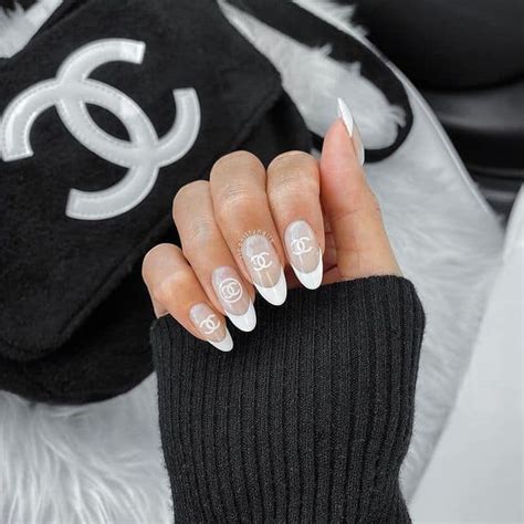 25+ White Nail Ideas You Need To Try! – Thuy San Plus