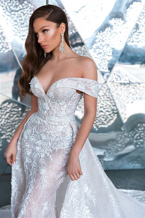 Elegant Wedding Dress Styles for Getting Married in Las Vegas - Viero ...