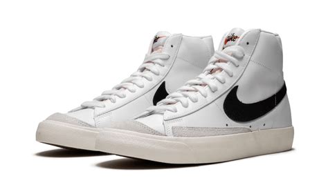 Nike Blazer Mid 77 Vintage White Black Bq6806 100 - Vintage Render